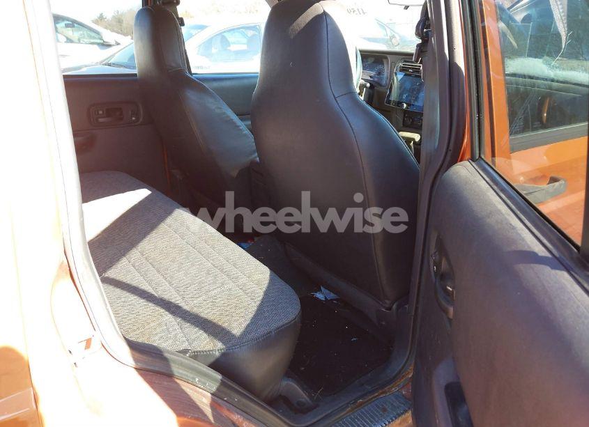 Photo 8 of 2001 Jeep Cherokee SPORT (VIN 1J4FF48S01L629502)