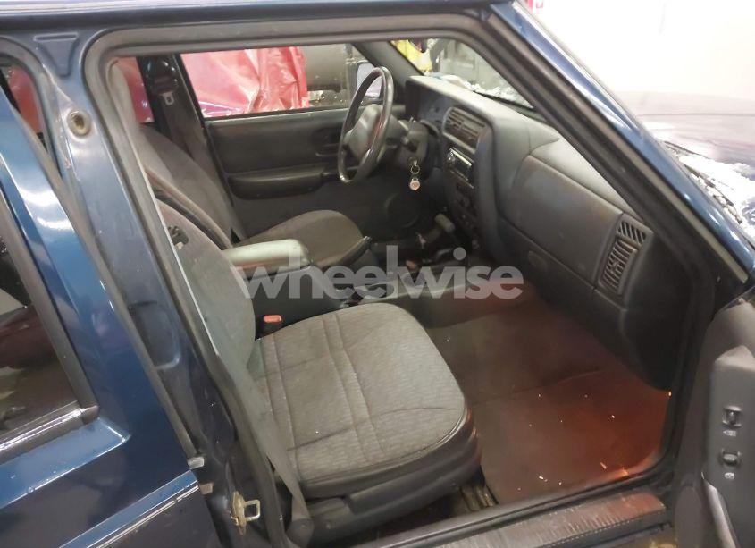 Photo 5 of 2000 Jeep Cherokee SPORT (VIN 1J4FF48S4YL183770)