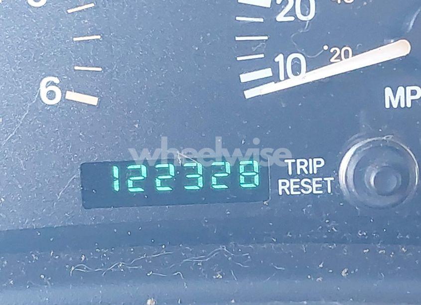 Photo 15 of 1999 Jeep Cherokee CLASSIC/SPORT (VIN 1J4FF68S2XL677832)