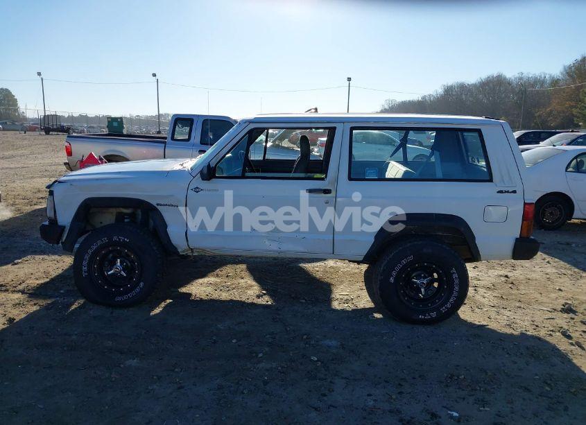 Photo 14 of 1992 Jeep Cherokee (VIN 1J4FJ27S0NL225769)