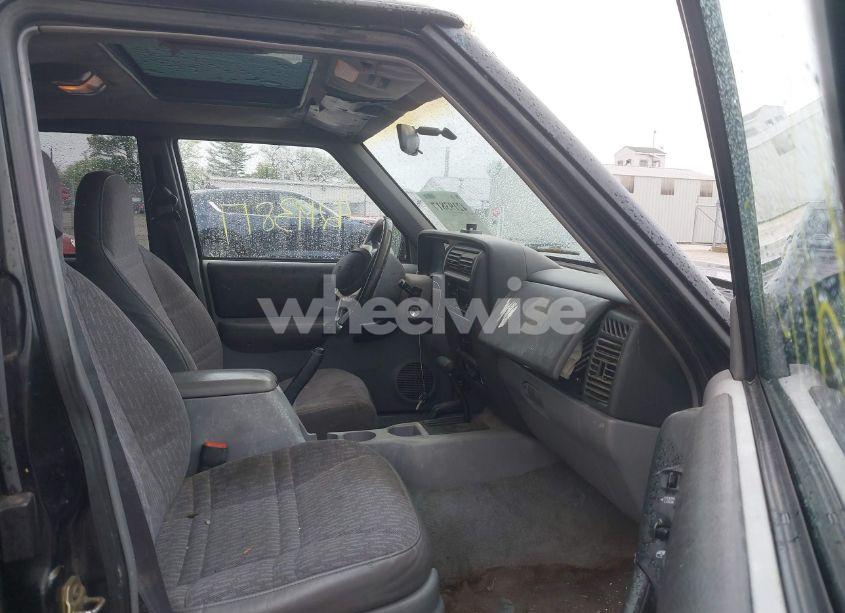 Photo 5 of 1998 Jeep Cherokee CLASSIC/LIMITED/SPORT (VIN 1J4FJ68S7WL118581)