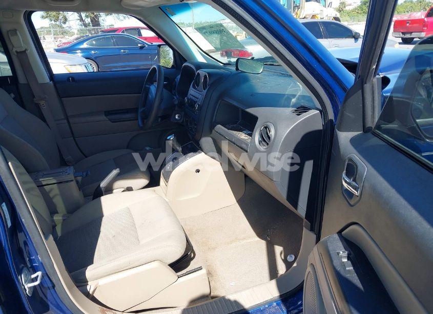 Photo 5 of 2009 Jeep Patriot SPORT (VIN 1J4FT28A19D154923)