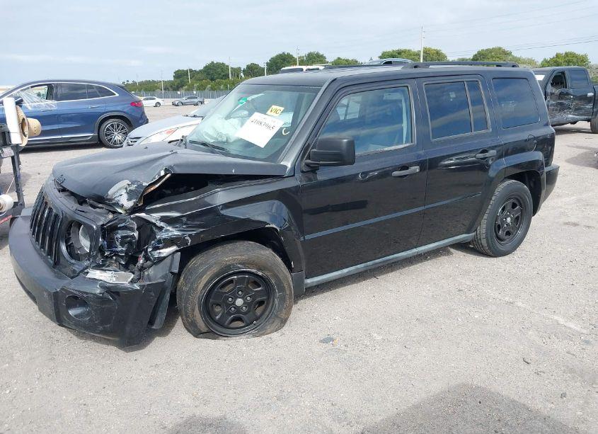 Photo 2 of 2009 Jeep Patriot SPORT (VIN 1J4FT28A59D124470)