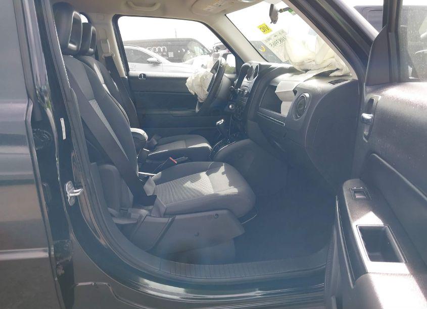 Photo 5 of 2009 Jeep Patriot SPORT (VIN 1J4FT28A59D124470)