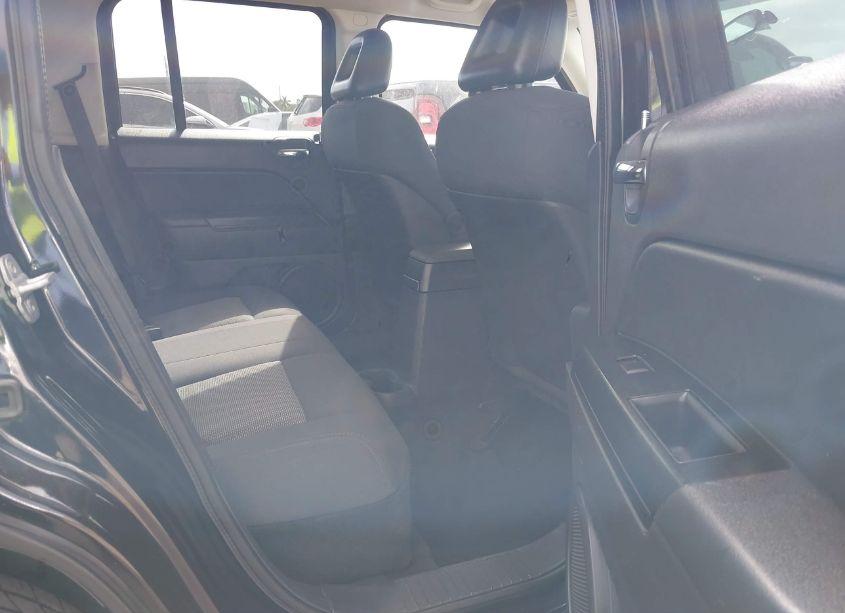 Photo 8 of 2009 Jeep Patriot SPORT (VIN 1J4FT28A59D124470)