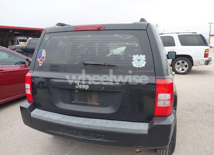 Photo 6 of 2009 Jeep Patriot SPORT (VIN 1J4FT28A79D154148)