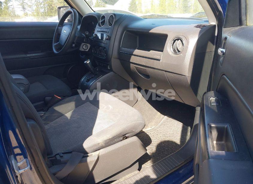 Photo 5 of 2009 Jeep Patriot SPORT (VIN 1J4FT28B29D167558)