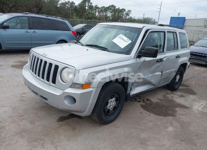 Photo 2 of 2009 Jeep Patriot SPORT (VIN 1J4FT28B39D135055)