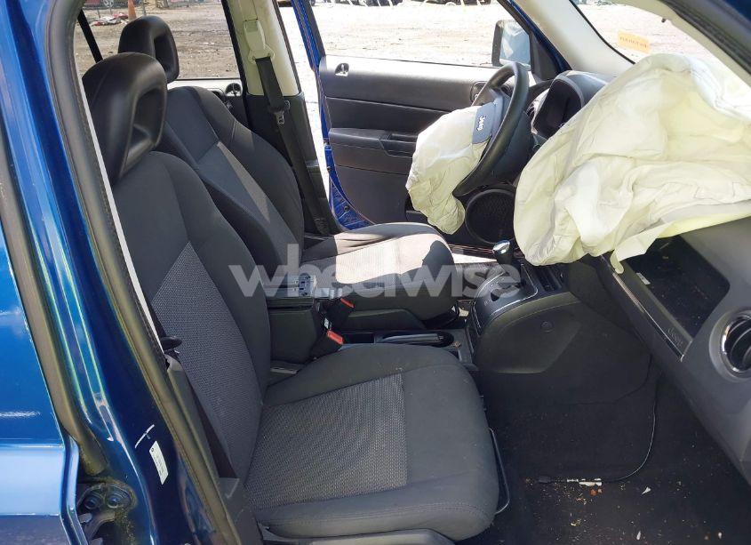 Photo 5 of 2009 Jeep Patriot SPORT (VIN 1J4FT28B39D159890)