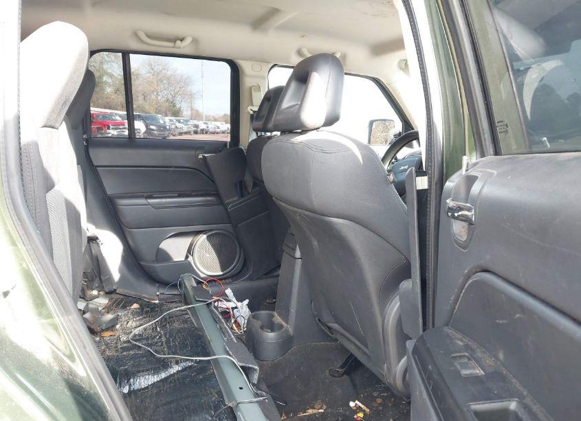 Photo 8 of 2009 Jeep Patriot SPORT (VIN 1J4FT28B49D194793)