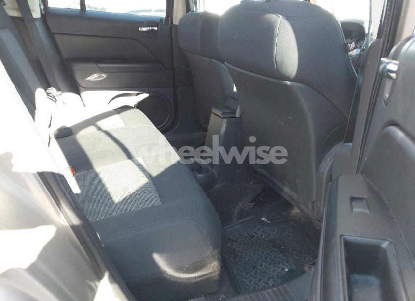 Photo 8 of 2009 Jeep Patriot SPORT (VIN 1J4FT28B59D195435)