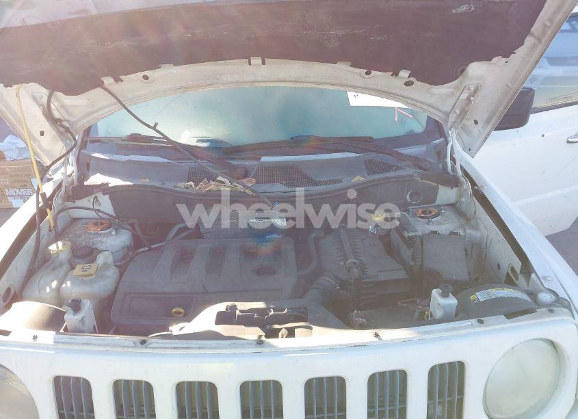 Photo 10 of 2009 Jeep Patriot SPORT (VIN 1J4FT28B59D196598)