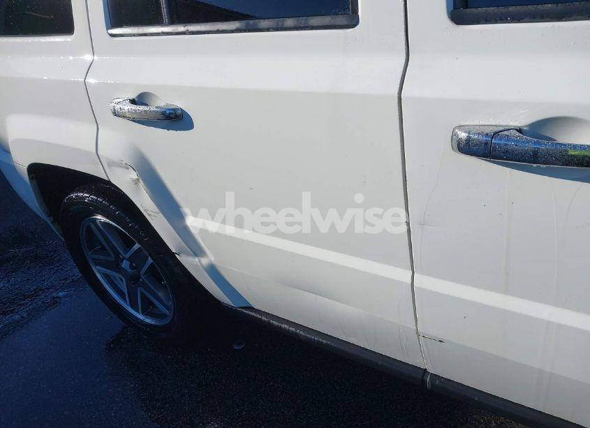 Photo 12 of 2009 Jeep Patriot SPORT (VIN 1J4FT28B59D196598)