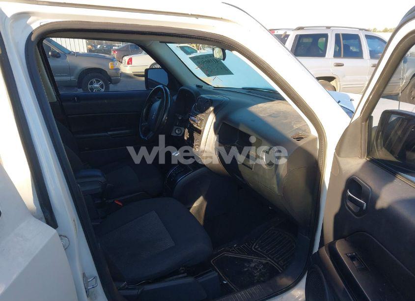 Photo 5 of 2009 Jeep Patriot SPORT (VIN 1J4FT28B59D196598)