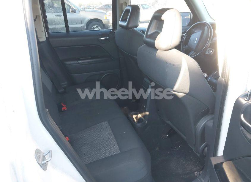 Photo 8 of 2009 Jeep Patriot SPORT (VIN 1J4FT28B59D196598)