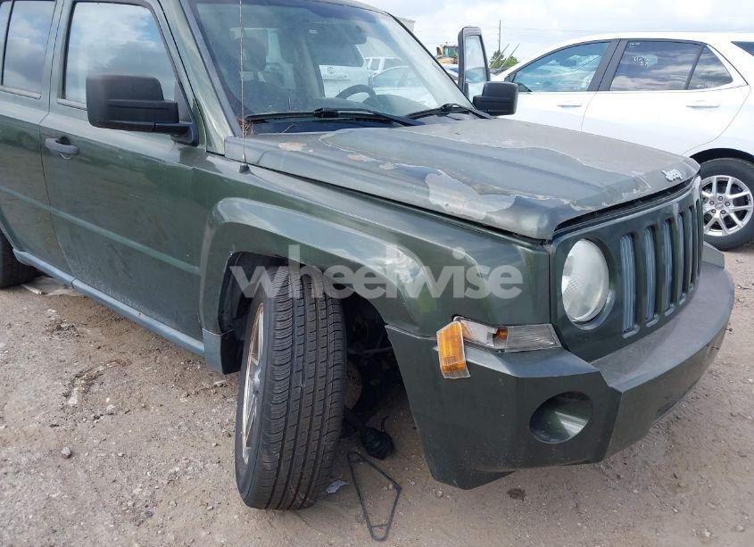 Photo 6 of 2009 Jeep Patriot SPORT (VIN 1J4FT28B69D101529)
