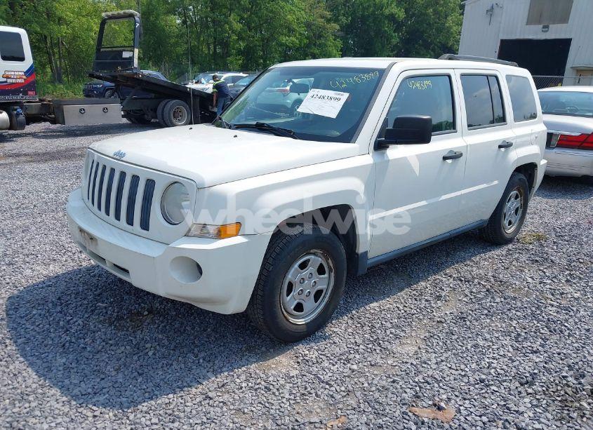 Photo 2 of 2009 Jeep Patriot SPORT (VIN 1J4FT28B69D218995)