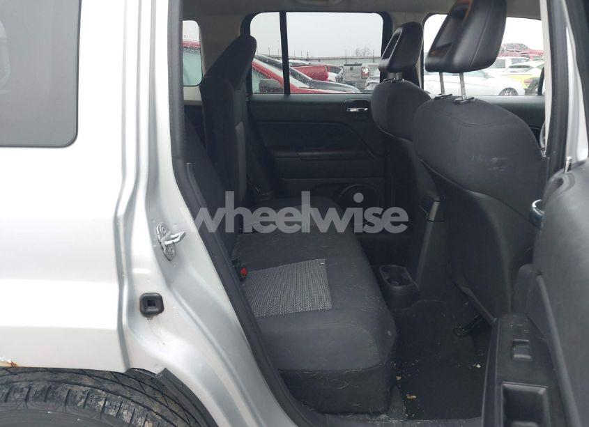 Photo 8 of 2009 Jeep Patriot SPORT (VIN 1J4FT28B79D146950)