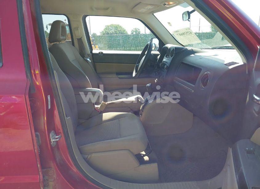 Photo 5 of 2009 Jeep Patriot SPORT (VIN 1J4FT28B89D221302)