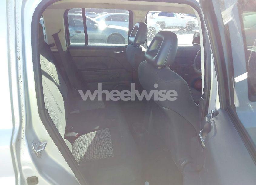 Photo 8 of 2009 Jeep Patriot SPORT (VIN 1J4FT28B99D121838)