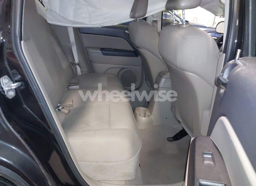 Photo 8 of 2009 Jeep Compass SPORT (VIN 1J4FT47A89D189181)