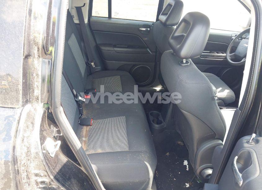 Photo 8 of 2009 Jeep Compass SPORT (VIN 1J4FT47BX9D189398)