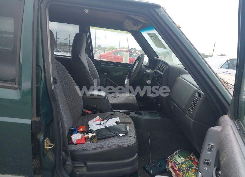 Photo 5 of 2000 Jeep Cherokee SPORT (VIN 1J4FT48S4YL240347)