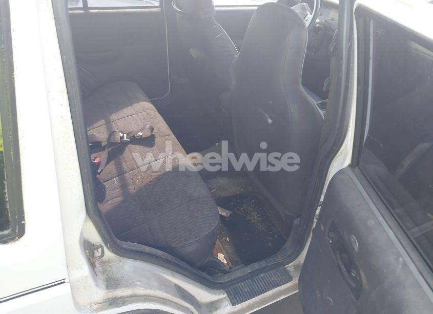 Photo 8 of 2000 Jeep Cherokee SPORT (VIN 1J4FT48SXYL106040)