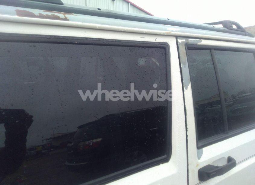 Photo 13 of 2000 Jeep Cherokee SPORT (VIN 1J4FT48SXYL115496)