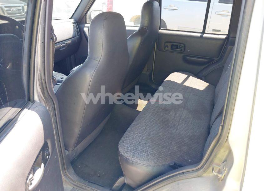 Photo 8 of 2000 Jeep Cherokee SPORT (VIN 1J4FT48SXYL236142)