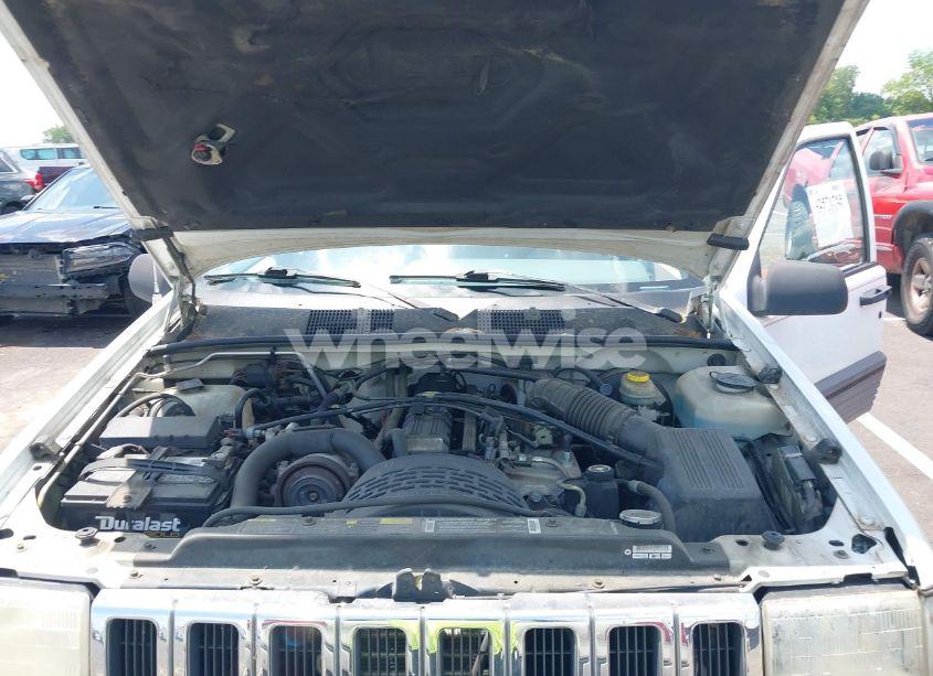 Photo 10 of 1995 Jeep Grand CHEROKEE LAREDO (VIN 1J4FX58S0SC613756)