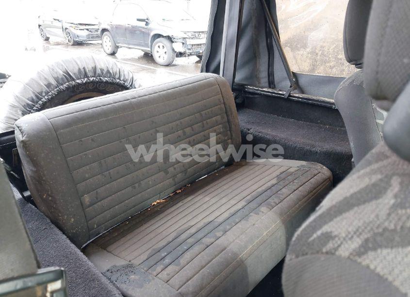 Photo 8 of 1995 Jeep Wrangler / YJ S/RIO GRANDE (VIN 1J4FY19P0SP258399)