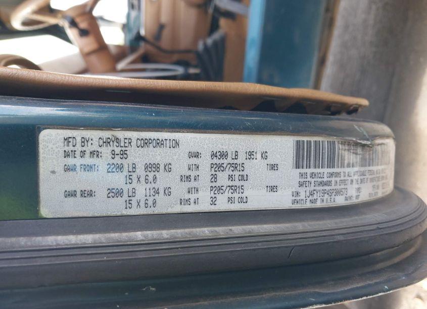 Photo 9 of 1995 Jeep Wrangler / YJ S/RIO GRANDE (VIN 1J4FY19P4SP300573)