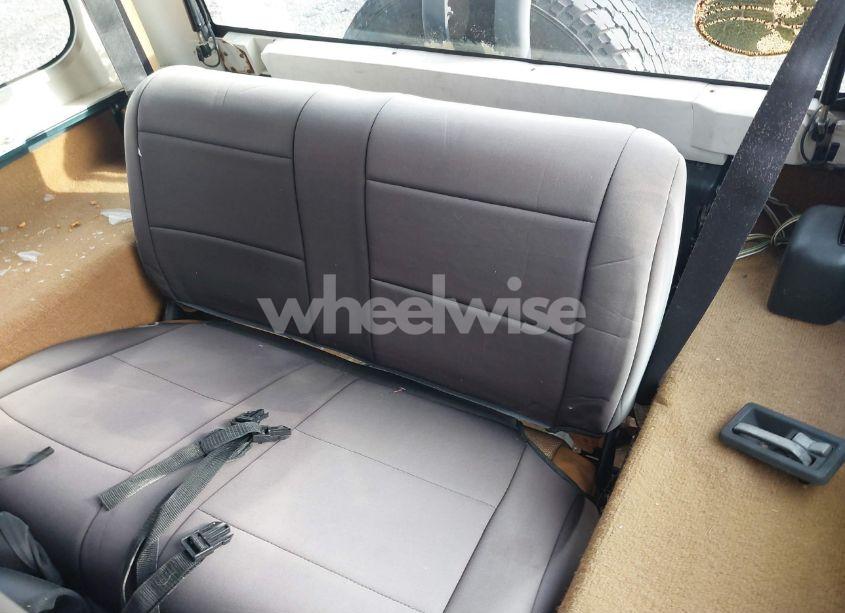 Photo 8 of 1995 Jeep Wrangler / YJ S/RIO GRANDE (VIN 1J4FY19P5SP243137)