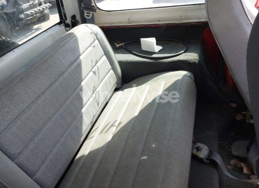 Photo 8 of 1994 Jeep Wrangler / YJ S (VIN 1J4FY19P6RP413984)