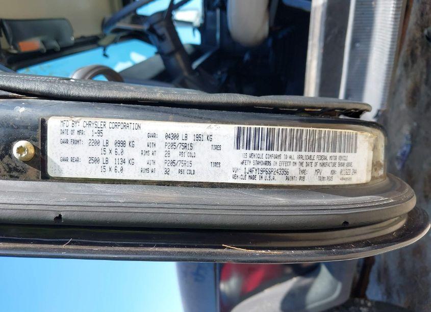 Photo 9 of 1995 Jeep Wrangler / YJ S/RIO GRANDE (VIN 1J4FY19P6SP243356)