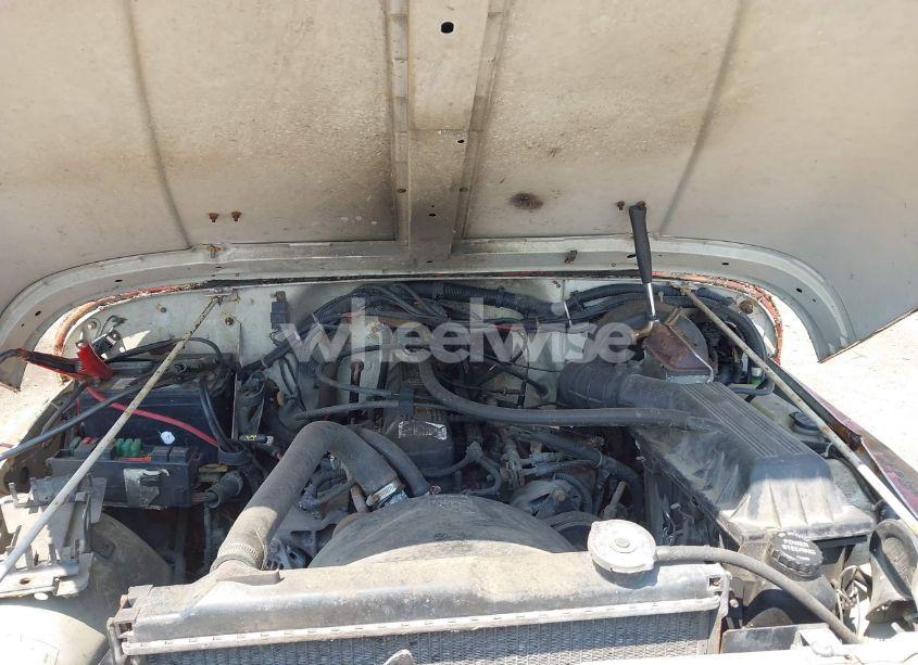 Photo 10 of 1994 Jeep Wrangler / YJ S (VIN 1J4FY19P9RP414286)