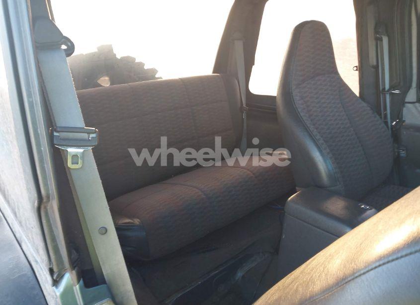 Photo 8 of 1999 Jeep Wrangler / TJ SPORT (VIN 1J4FY19S3XP433305)