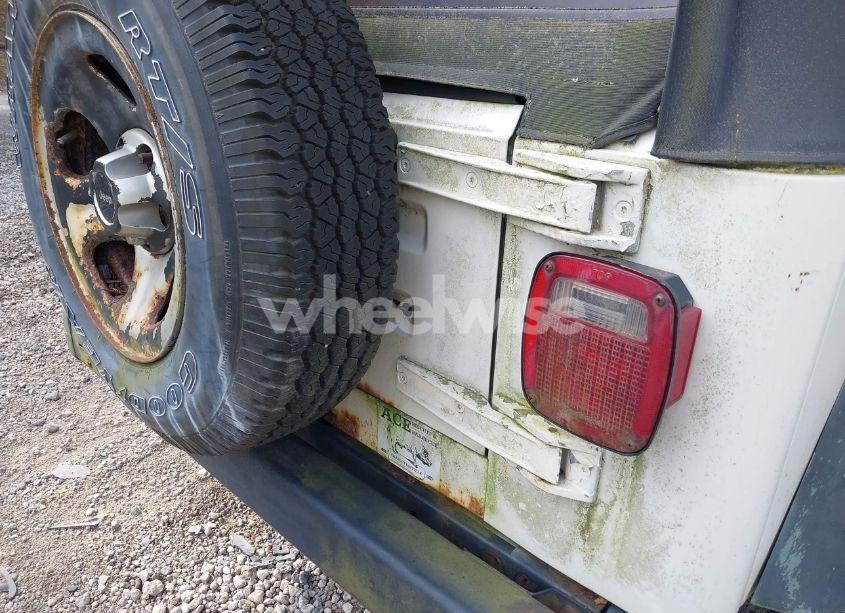 Photo 14 of 1998 Jeep Wrangler SE (VIN 1J4FY29P0WP792787)
