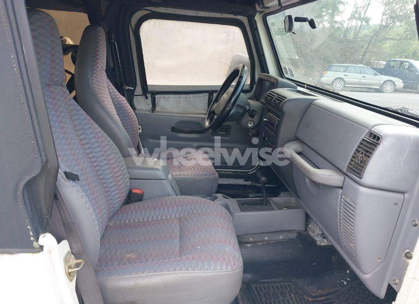 Photo 5 of 1998 Jeep Wrangler SE (VIN 1J4FY29P0WP792787)