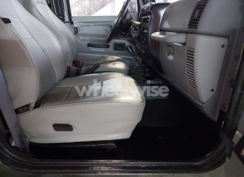 Photo 5 of 1998 Jeep Wrangler SE (VIN 1J4FY29P2WP733255)