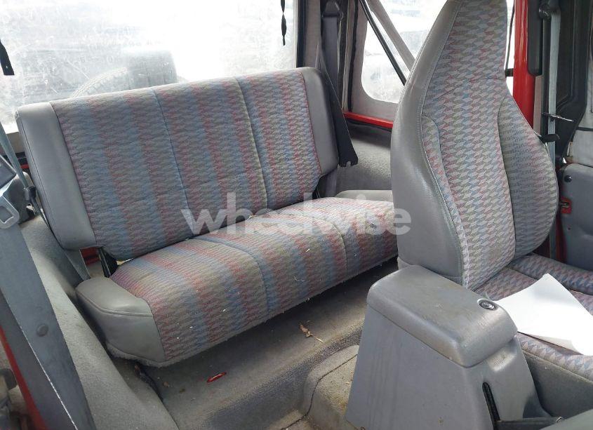 Photo 8 of 1998 Jeep Wrangler SE (VIN 1J4FY29P2WP766420)