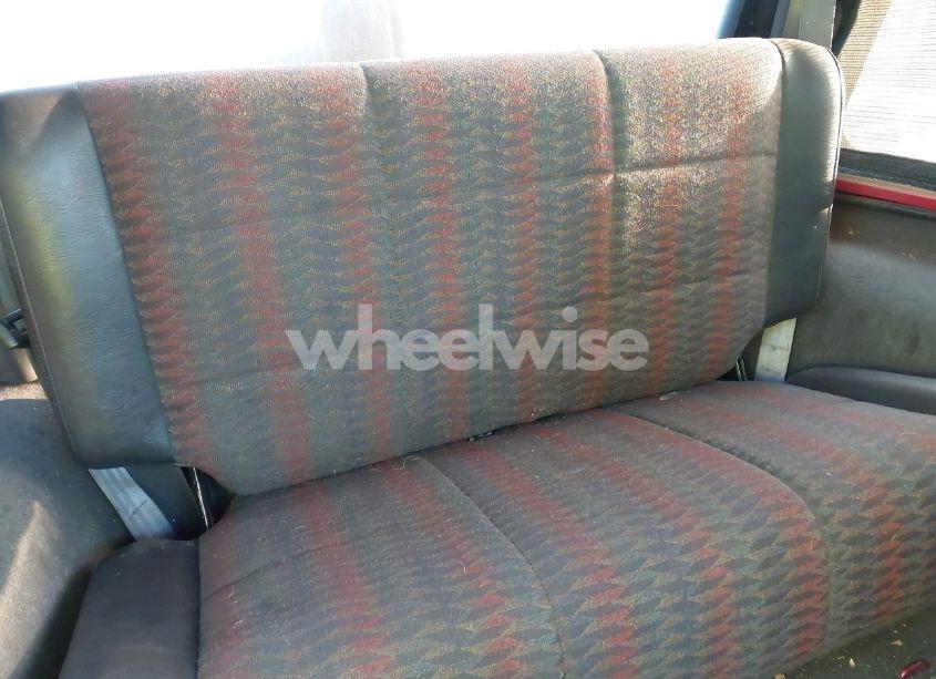 Photo 8 of 1999 Jeep Wrangler SE (VIN 1J4FY29P3XP485714)