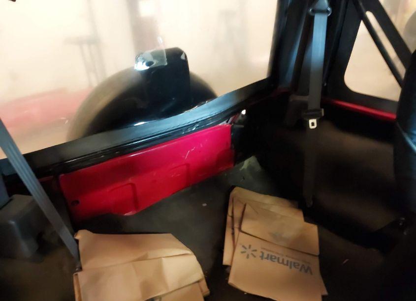 Photo 8 of 1999 Jeep Wrangler SE (VIN 1J4FY29P3XP487026)