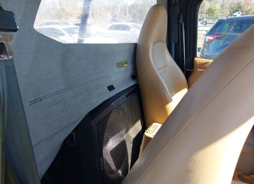 Photo 8 of 1998 Jeep Wrangler SE (VIN 1J4FY29P6WP711517)