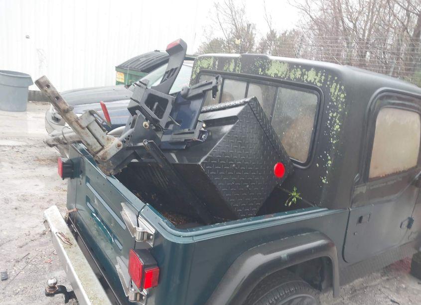 Photo 8 of 1998 Jeep Wrangler SE (VIN 1J4FY29P6WP786184)