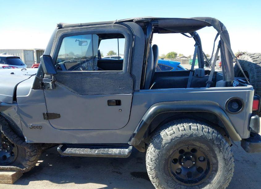 Photo 14 of 1999 Jeep Wrangler SE (VIN 1J4FY29P9XP479416)