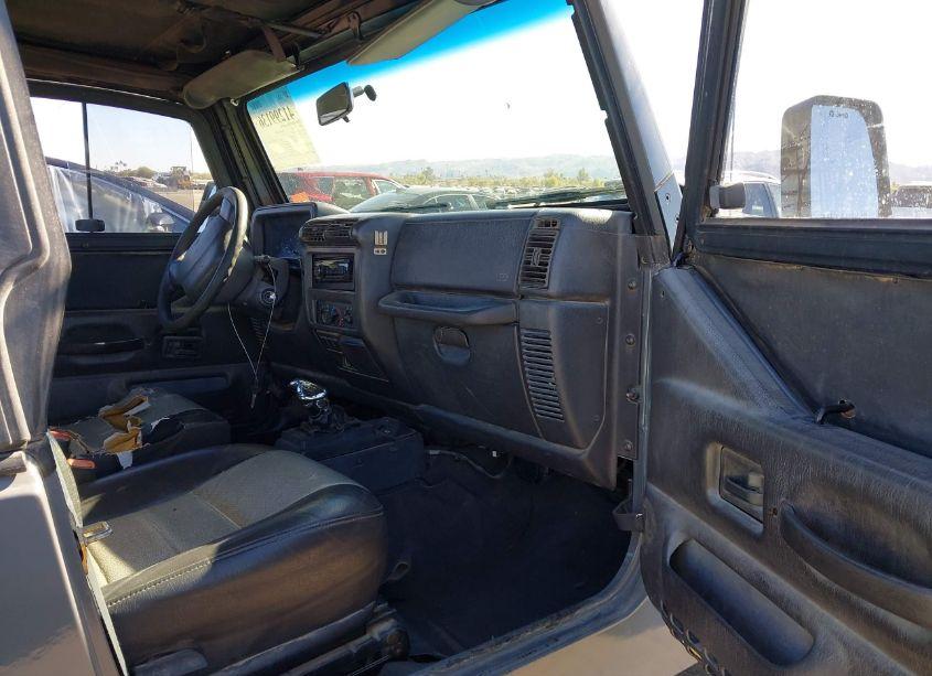 Photo 5 of 1999 Jeep Wrangler SE (VIN 1J4FY29P9XP479416)