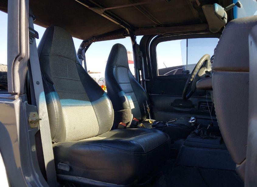 Photo 8 of 1999 Jeep Wrangler SE (VIN 1J4FY29P9XP479416)