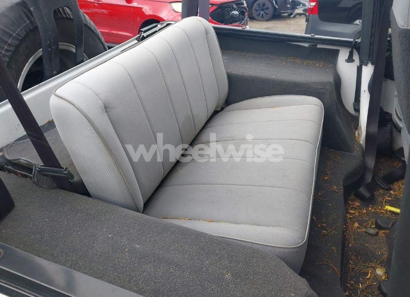 Photo 8 of 1995 Jeep Wrangler / YJ SE (VIN 1J4FY29S1SP206760)